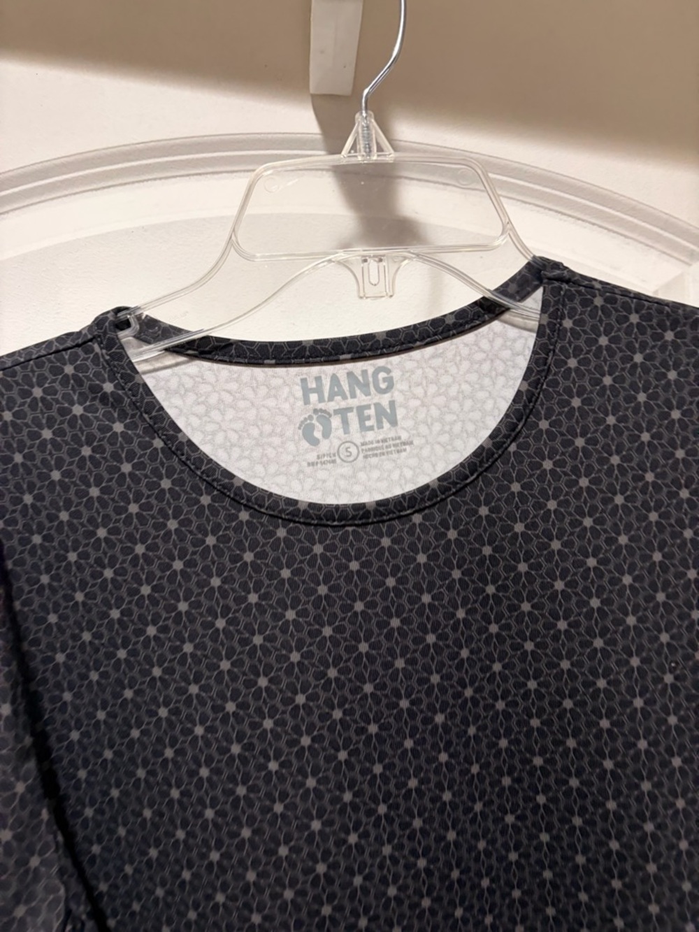 Hang Ten Rash Guard - Picture 2 of 4